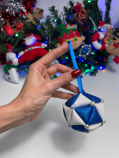 No Sewing Christmas Tree Ornament Pattern – Triangle Ball DIY Craft