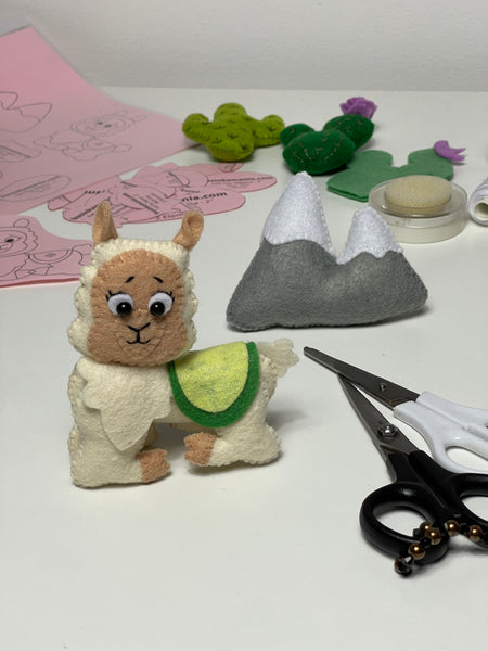 Schnittmuster für ein Frenchie-Filzspielzeug für Hunde