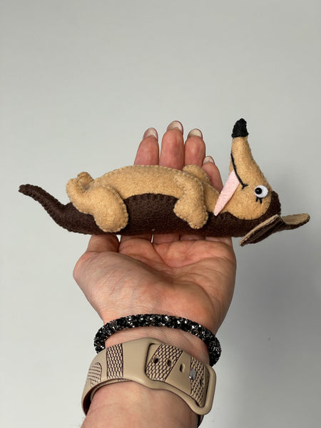 Schnittmuster für ein Frenchie-Filzspielzeug für Hunde