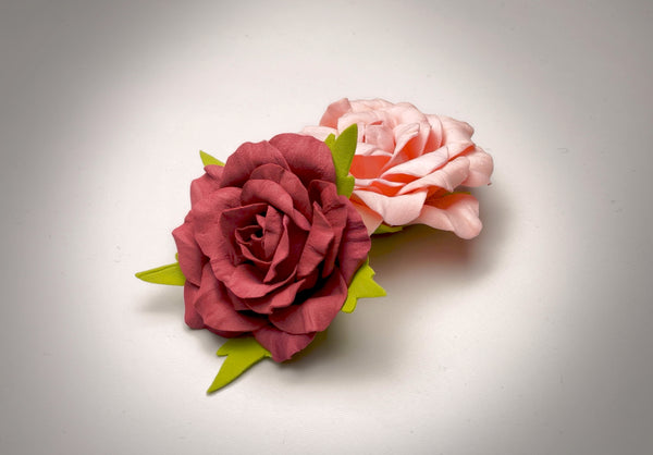 Patrón de flores de espuma de rosa Mirabel