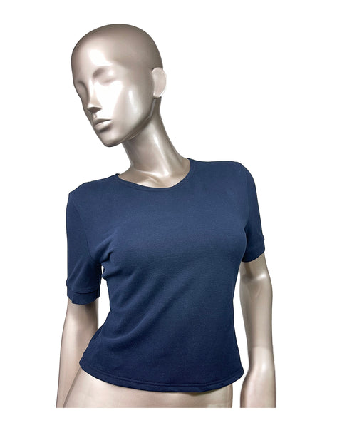 Padrão de costura de camiseta com gola redonda