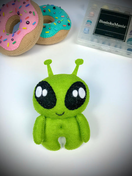 Padrão de costura de brinquedo de feltro Alien 1