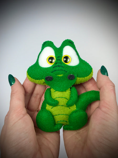Padrão de costura de brinquedo de feltro crocodilo 1